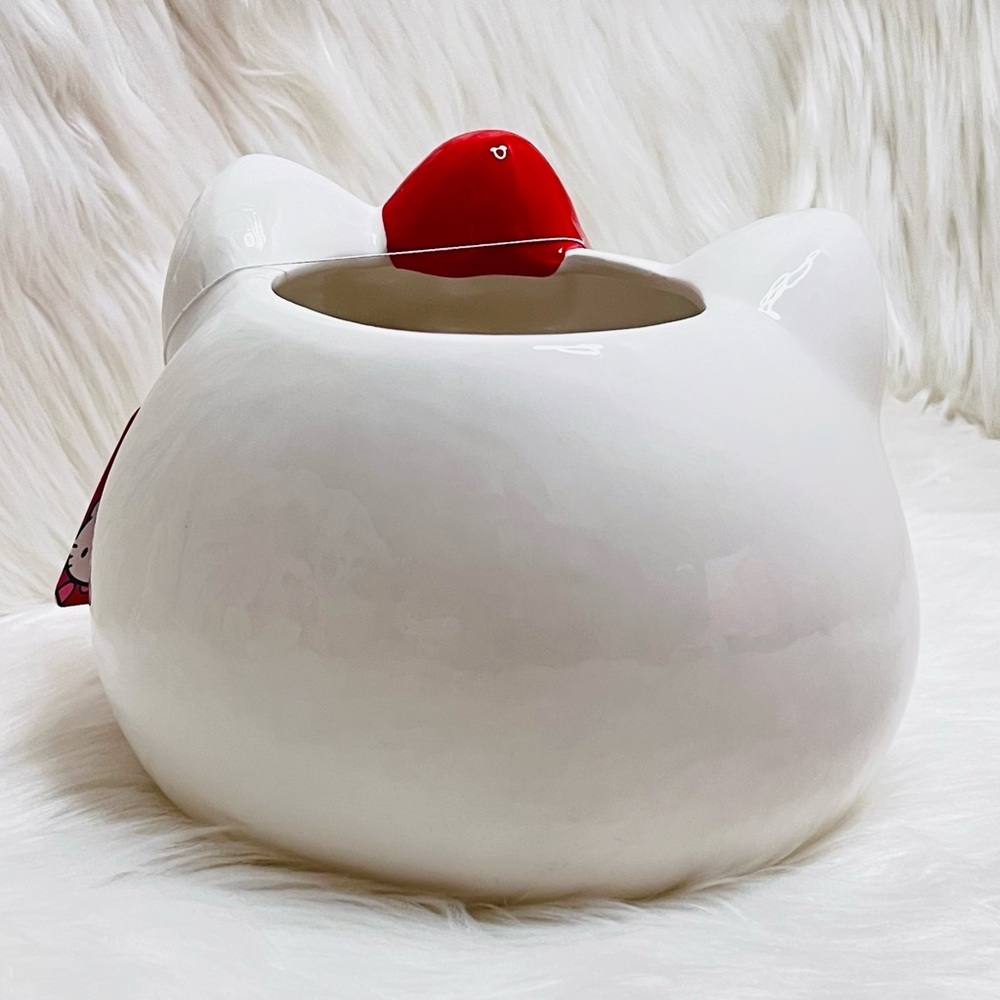 Hello Kitty Planter Pot - Picture 2 of 4